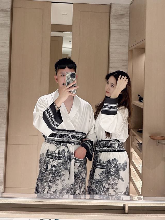 Shocking New Bathrobe Is On The Market. Original Paijia Didijia Nightgown, High-