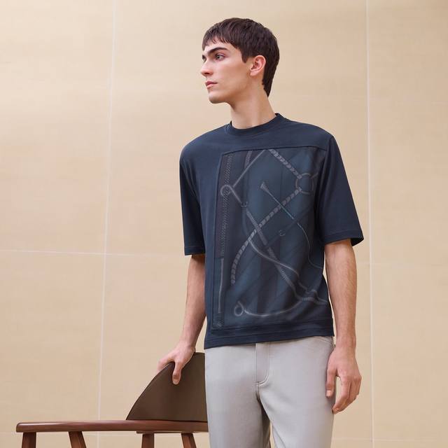 The Model's Upper Body Effect Is As Follows Try On 172-148 And Wear L For