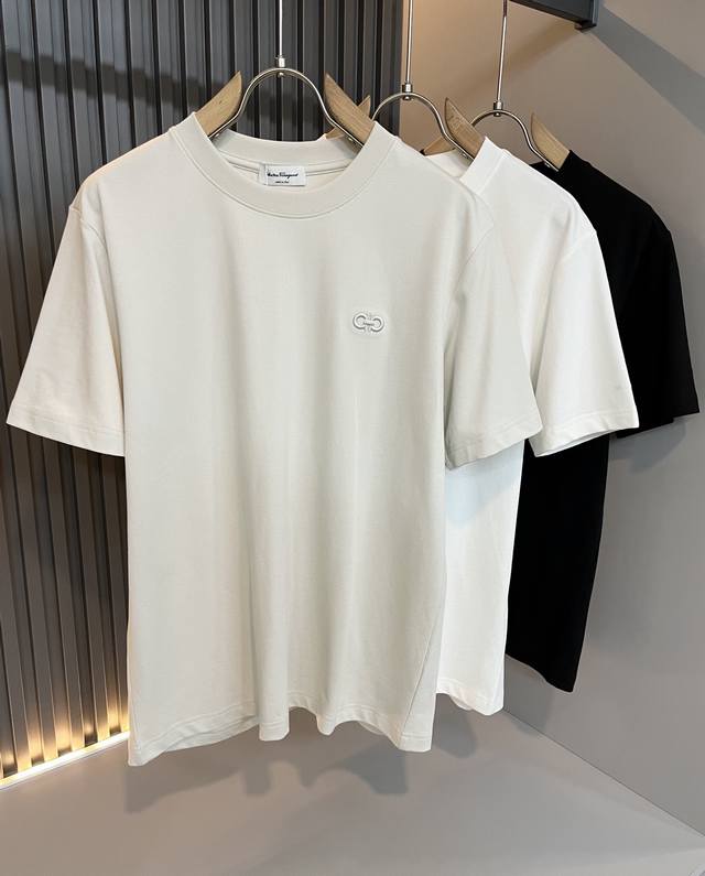 ferraga*Mo's New Short-Sleeved T-Shirt For Spring And Summer 2025 Is Made Of