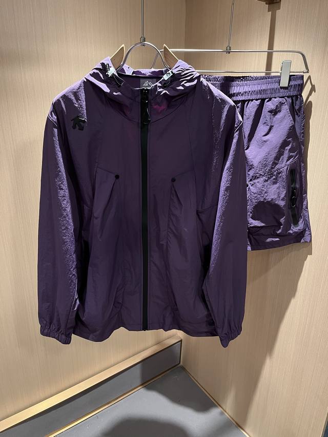Descente 2025 Spring/Summer New Unisex Casual Suits A Professional Sports Brand