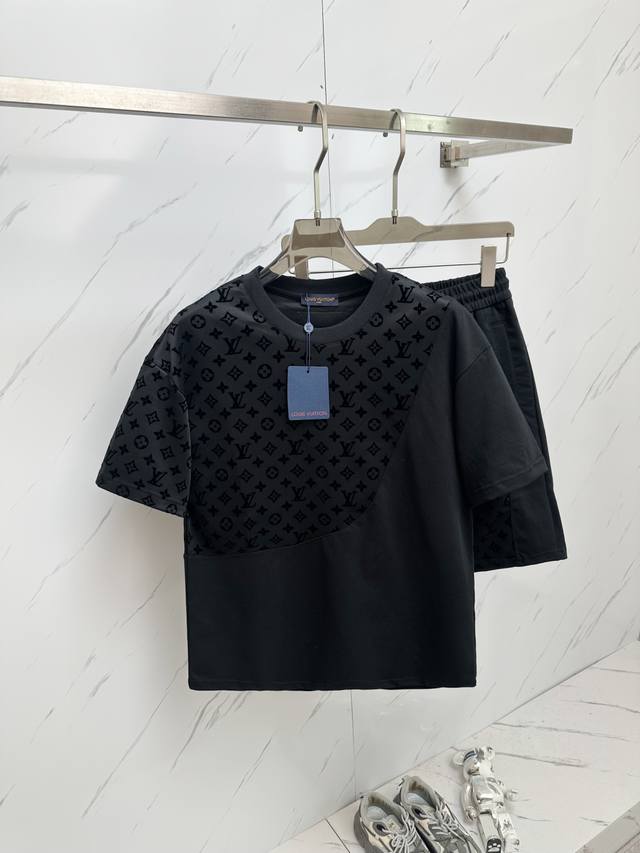 A Set Of Lv's Latest 25Ss Hot-Selling Suits Are Coming. The Fabric Is Made Of Or