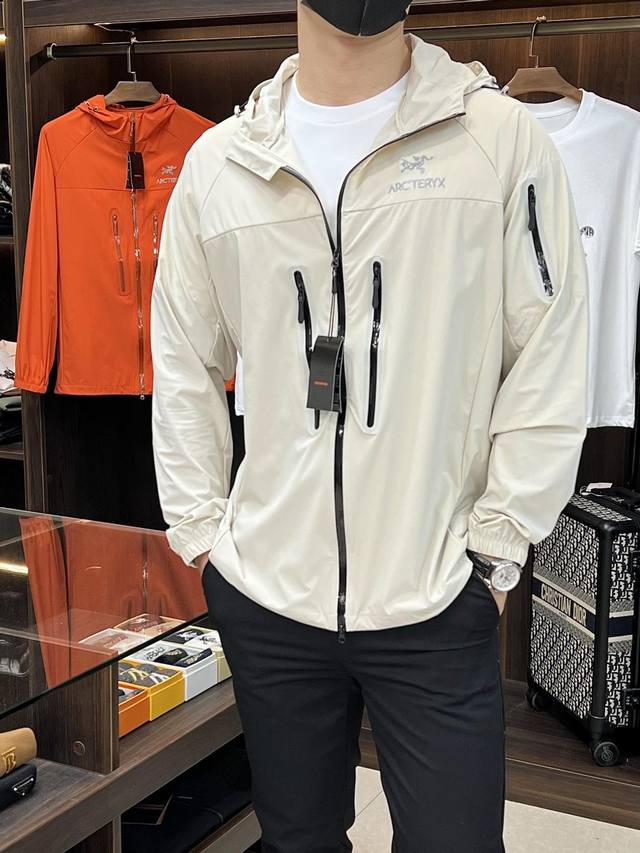 Mainly Promotes Arc'teryx's 2025 Spring And Summer New Jackets. This Year's Coun
