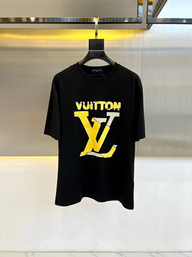 lv New Spring And Summer Products Are On Sale. The New Short-Sleeved T-Shirt