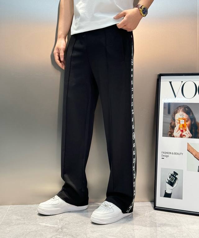 maisonmargiela 2025Ss Spring And Summer Thin Pants. Super Invincible Hit Has