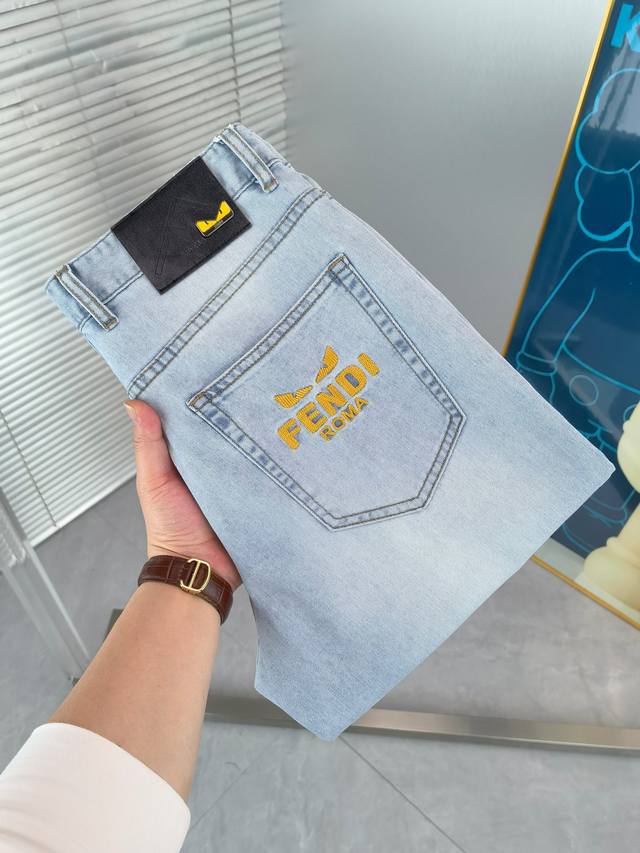 Fendi New Style Is Coming 2630 New Year's Hot New Products Are Available At The