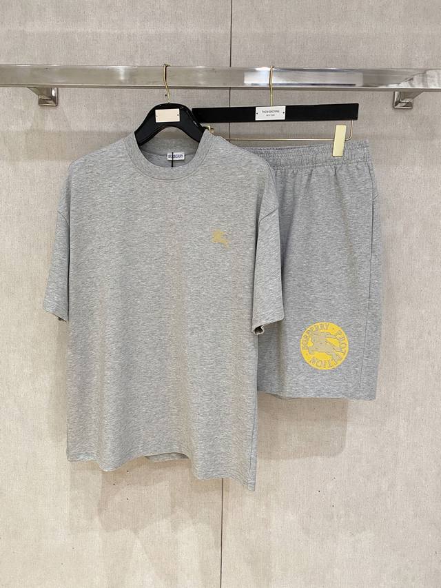 25Ss Burberry Heavyweight Round Neck Short-Sleeved T-Shirt And Shorts Set Is