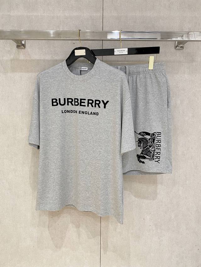 25Ss Burberry Heavyweight Round Neck Short-Sleeved T-Shirt And Shorts Set Is