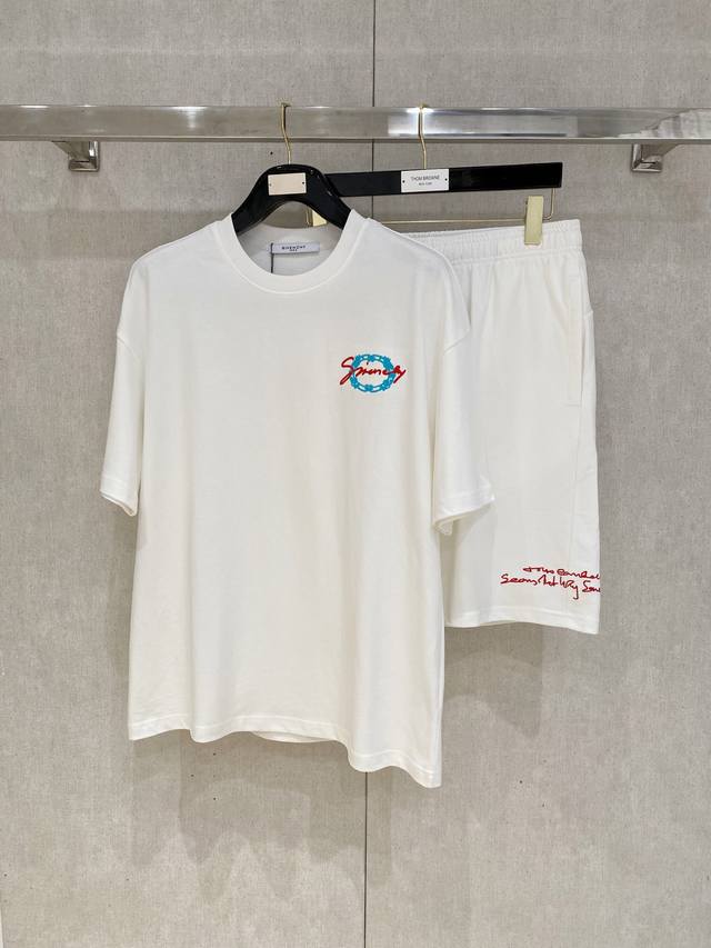 25Ss Givenchy Heavyweight Round Neck Short-Sleeved T-Shirt And Shorts Set Is