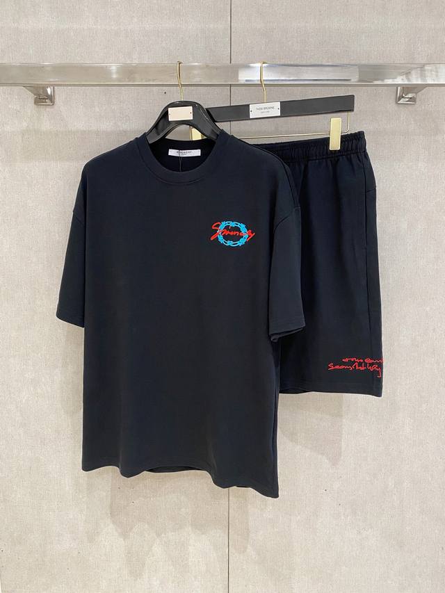 25Ss Givenchy Heavyweight Round Neck Short-Sleeved T-Shirt And Shorts Set Is