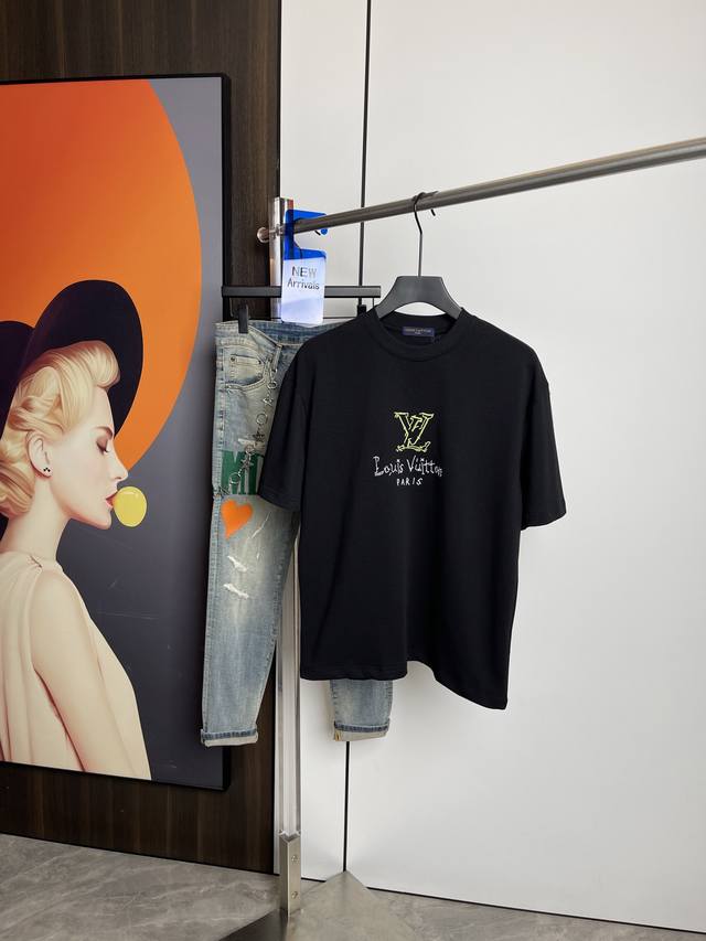 lv2025 Summer New Short-Sleeved T-Shirt With Original Embroidery Print. Three