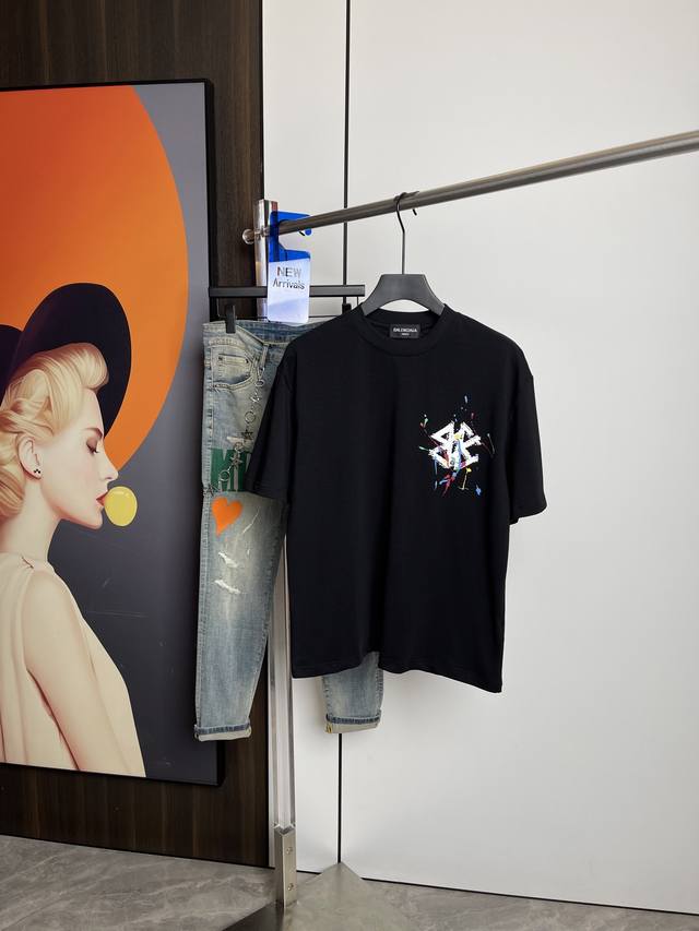 Balenciaga 2025 Summer New Short-Sleeved T-Shirt With Original Embroidery Print.