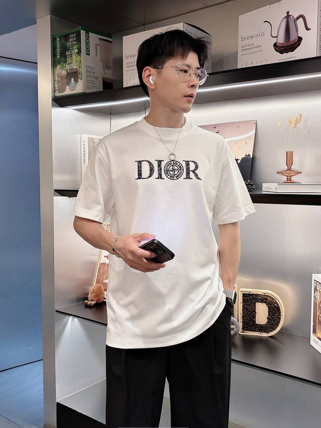 Dior 2025 Spring And Summer New Unisex Short-Sleeved T-Shirts, Customized With E