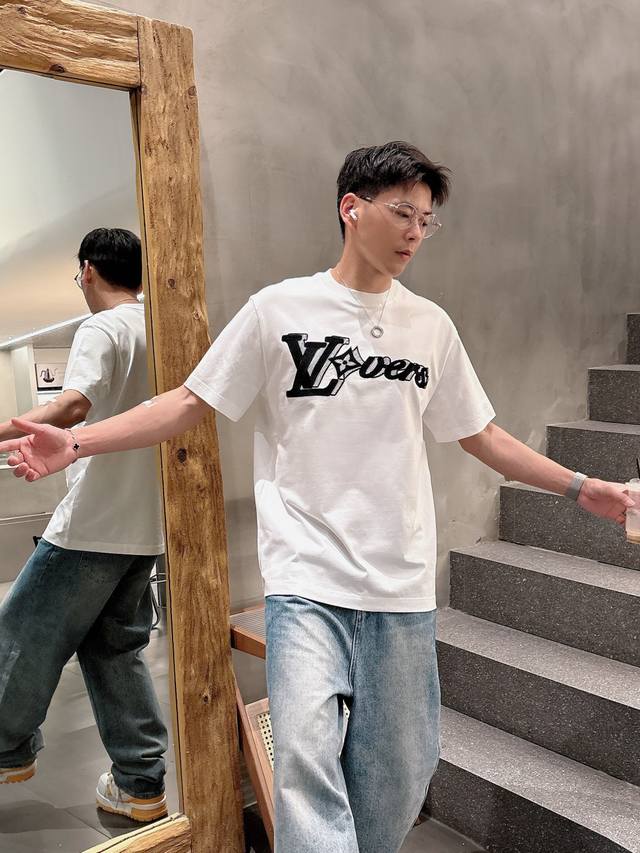 lv 2025 Spring And Summer New Unisex Short-Sleeved T-Shirts, Customized With