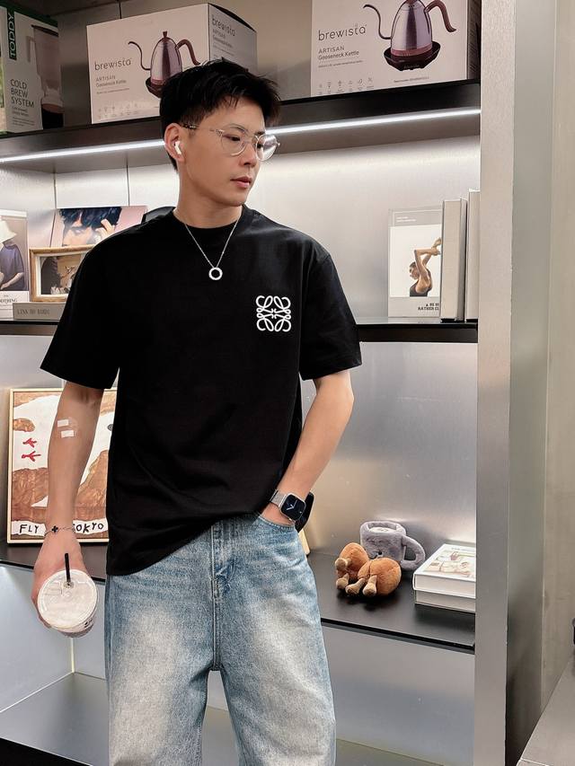 Loewe 2025 Spring And Summer New Unisex Short-Sleeved T-Shirts, Customized With