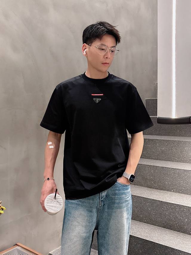 Prada 2025 Spring And Summer New Men's And Women's Short-Sleeved T-Shirts Are Cu