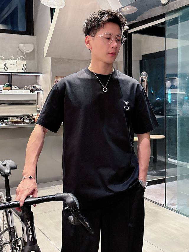 Dior 2025 Spring And Summer New Unisex Short-Sleeved T-Shirts, Customized With E