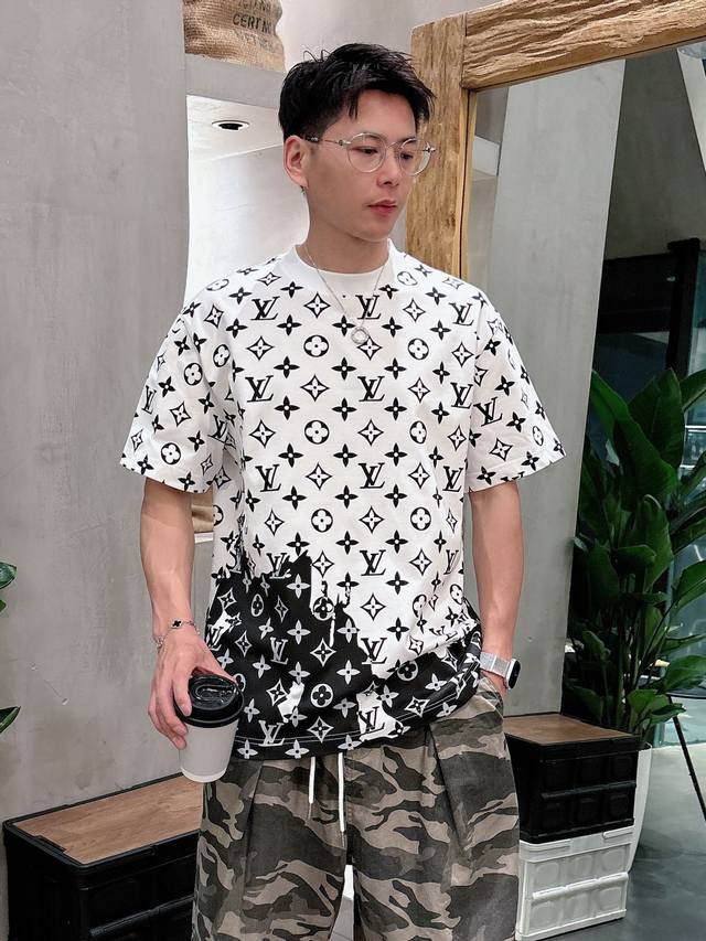 lv 2025 Spring And Summer New Unisex Short-Sleeved T-Shirts, Customized With