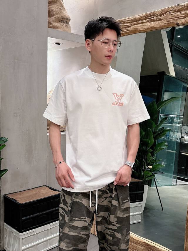 lv 2025 Spring And Summer New Men's And Women's Short-Sleeved T-Shirts, Custo