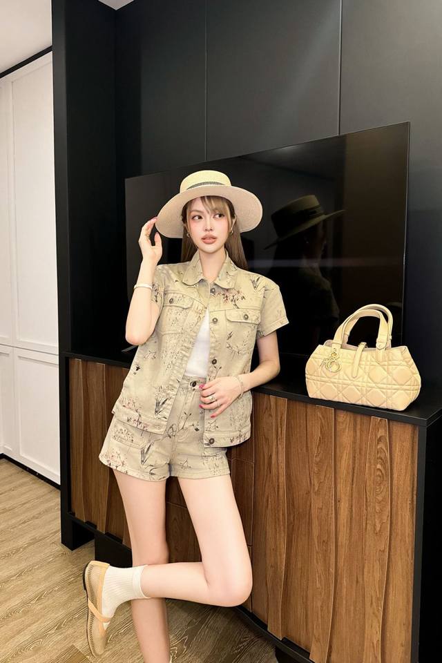 Highly Recommend Dio*2025 Spring And Summer New Printed Denim Short-Sleeved Jack