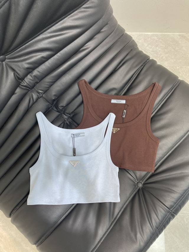 25 New Ribbed Plain Classic Triangle Logo Short Vest Made Of Ribbed Plain Kni