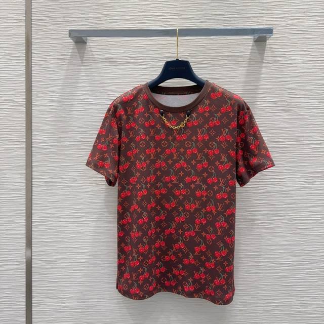 louis Vuitto*2025Ss New T-Shirt With High Density And Great Feel. It Is A Pie