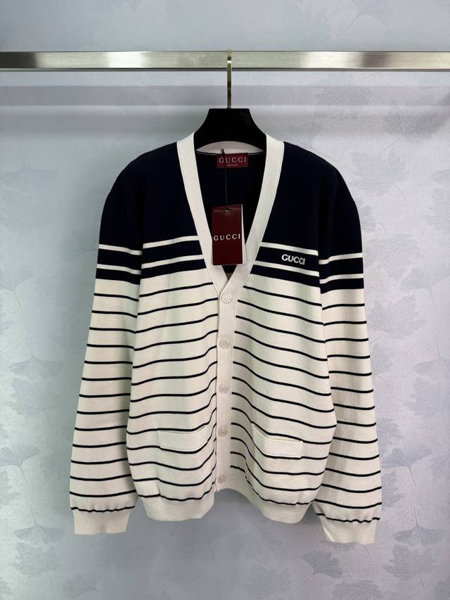 gucc* 2025 Spring And Summer New Series Striped V-Neck Knitted Cardigan Custo