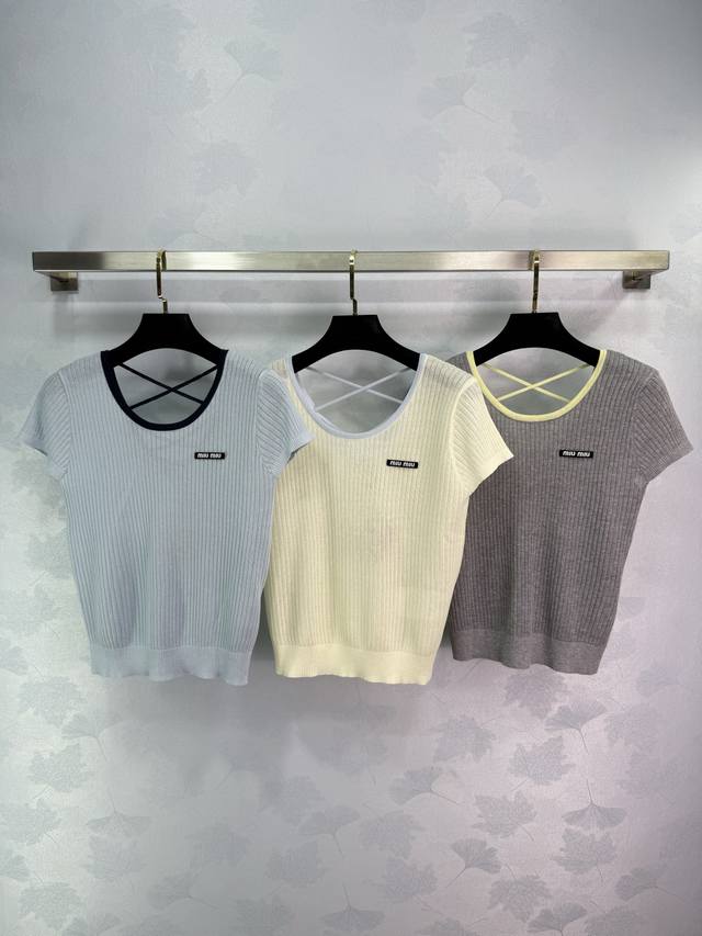 miu*25 Spring And Summer New Short-Sleeved Knitted Top With Cross-Contrast De