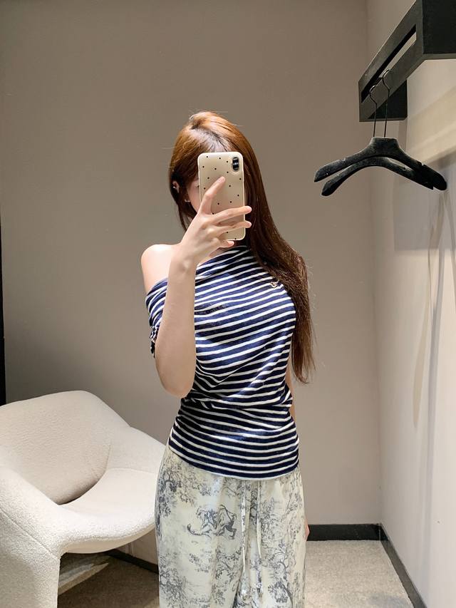chane* 25Ss New Spring And Summer Retro Striped One-Shoulder Short-Sleeved T-