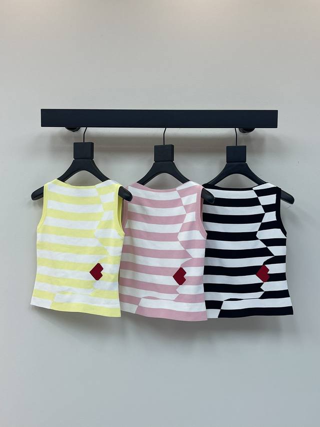 Balmain 25 Summer New Contrast Striped Vest With Obvious Texture. Striped Elemen