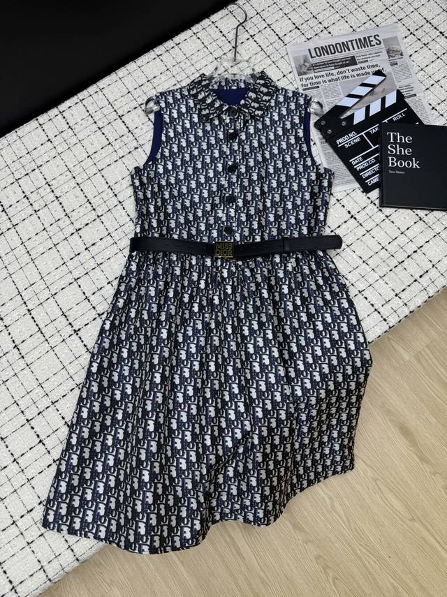 Temperamental Dio*25Ss Sleeveless Dress Is Elegant And Stylish. It Is A Great Ad