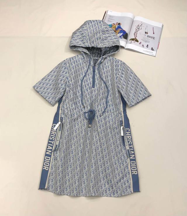 4Ior*2025 Summer New Style Hooded Short-Sleeved Dress Overall Old Flower Jacq