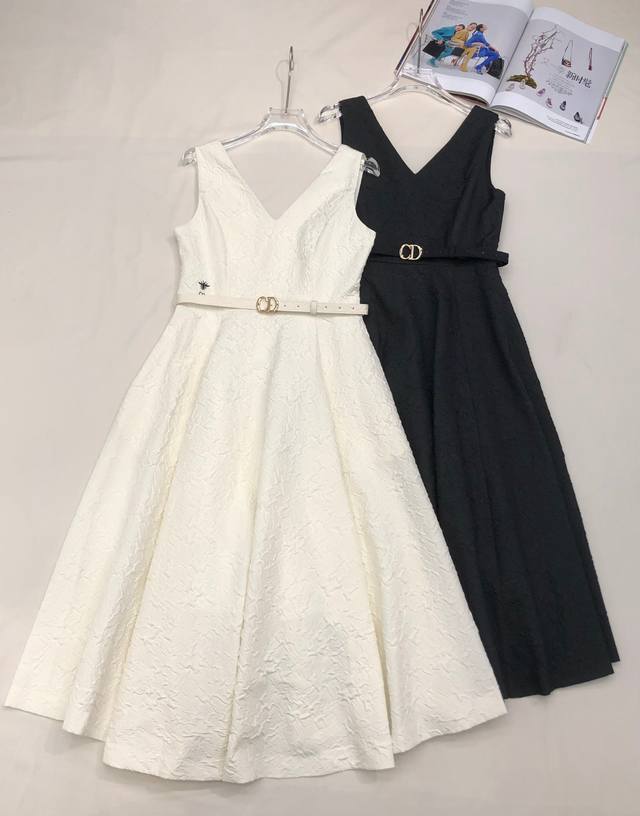 4Io* 25Ss New Sleeveless Dress High-Grade Pleated Fabric Large Skirt With Bel