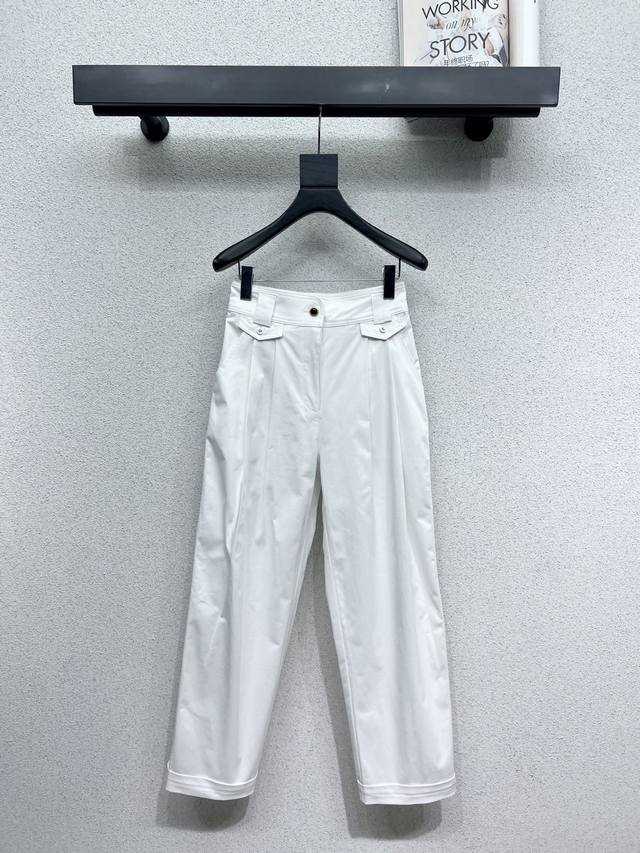 l A Series Of White Suit Trousers From The House. Classic Age-Reducing Single