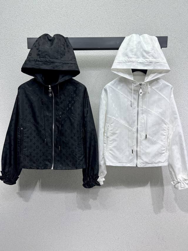 l 's Classic Monogram Hooded Sun Protection Jacket Is So Slim And Fashionable
