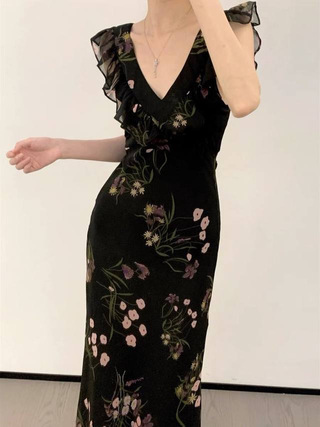 Dress Hot Sale, New Arrival, Small Size Looks Taller~ Black Flower Small Flying