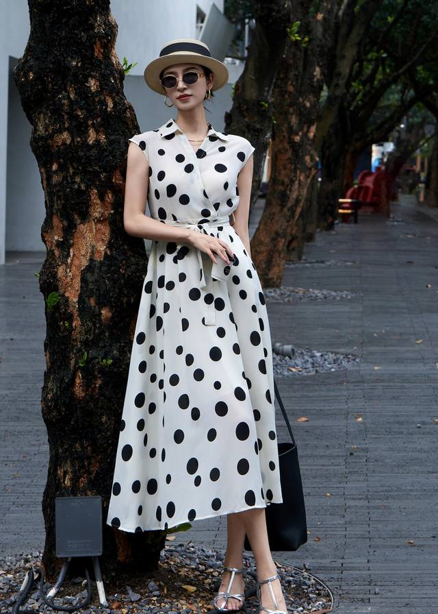 Dress 2670 Summer New Style Temperament Lady Retro Waist Strap Sleeveless V-Neck