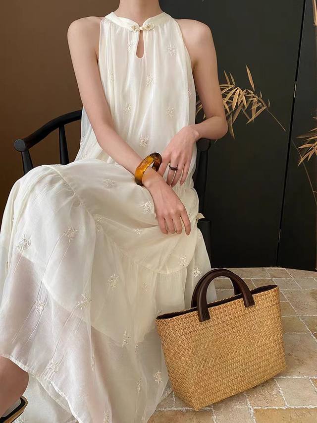 Dress Re-Order Large Goods Large Swing Sleeveless Halter Neck New Chinese Style