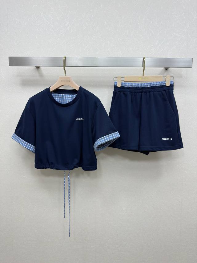 25Ss Miumi *The Latest Round-Neck Sports Suit Tops, Skirts And Pants Are Casu