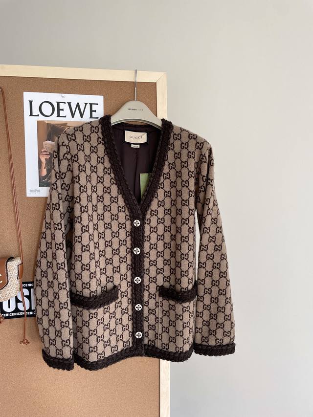 gucci Retro Old Flower Logo Cardigan Jacket..Gg This Wool Is Really Vintage N