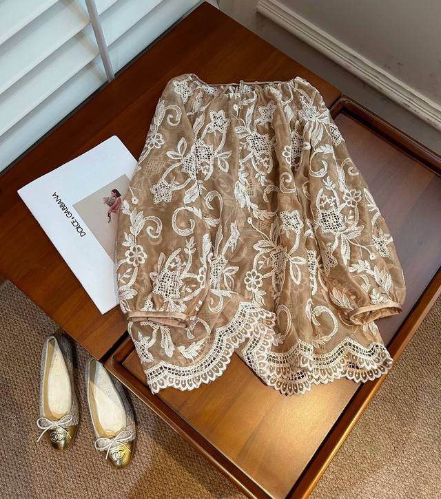 Summer Update - Lace Pattern Top 30% Silk 70% Polyester This Top Is Decorated Wi