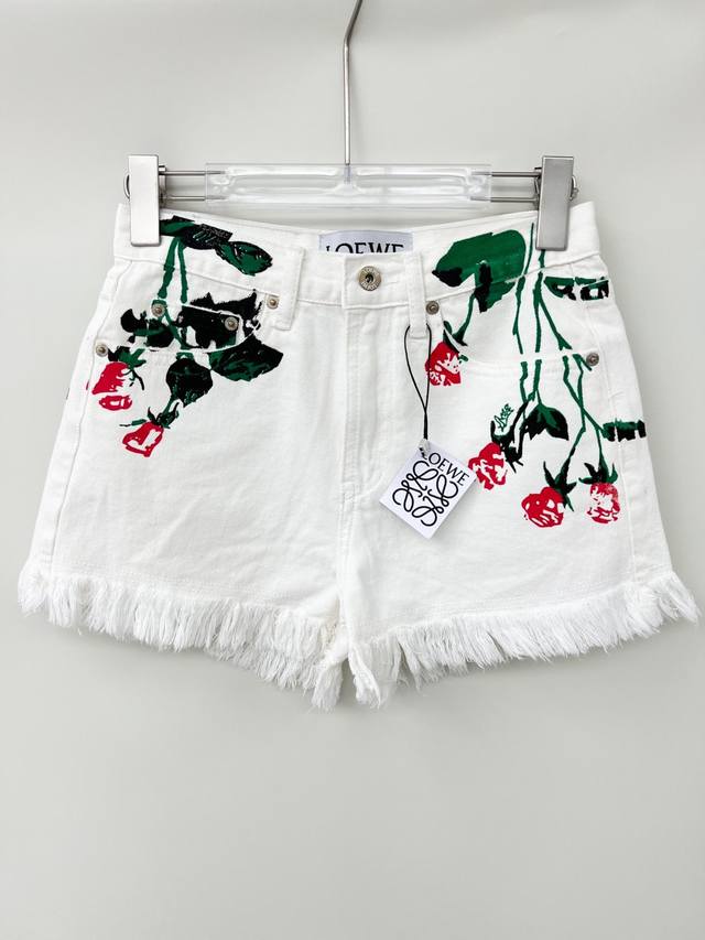 25 New Loew* White Shorts With Rose Print Loewe's New Shorts Are Here Easily