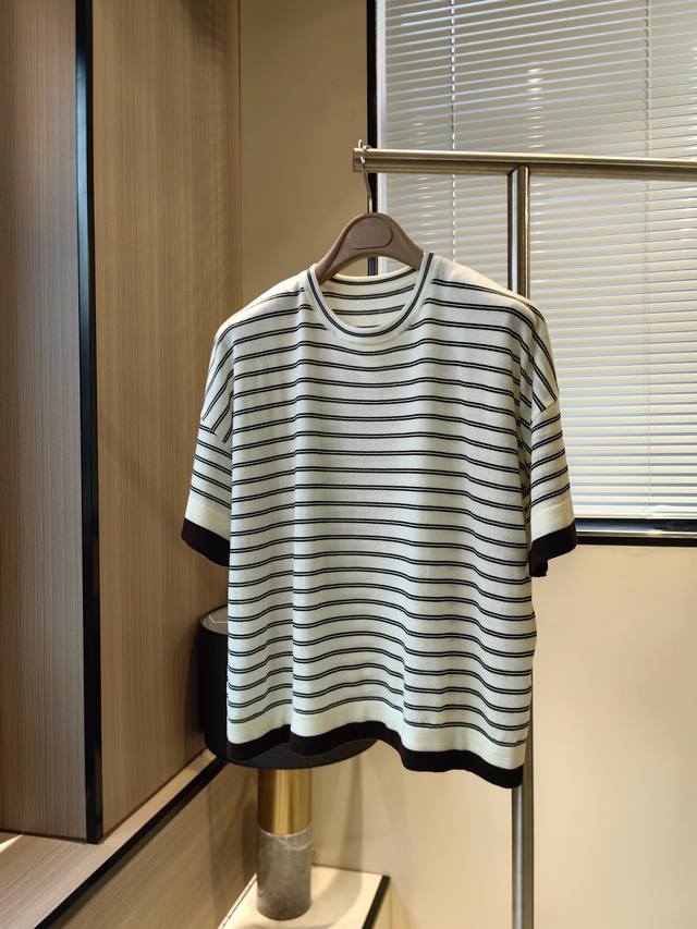 Size Sml This Black And White Stripes Are So Elegant The Black Cuffs Are Matched