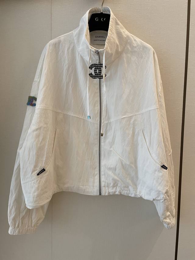 cc Chane's New Jacket Can Be Worn In Any Occasion Short Design With Fashionab
