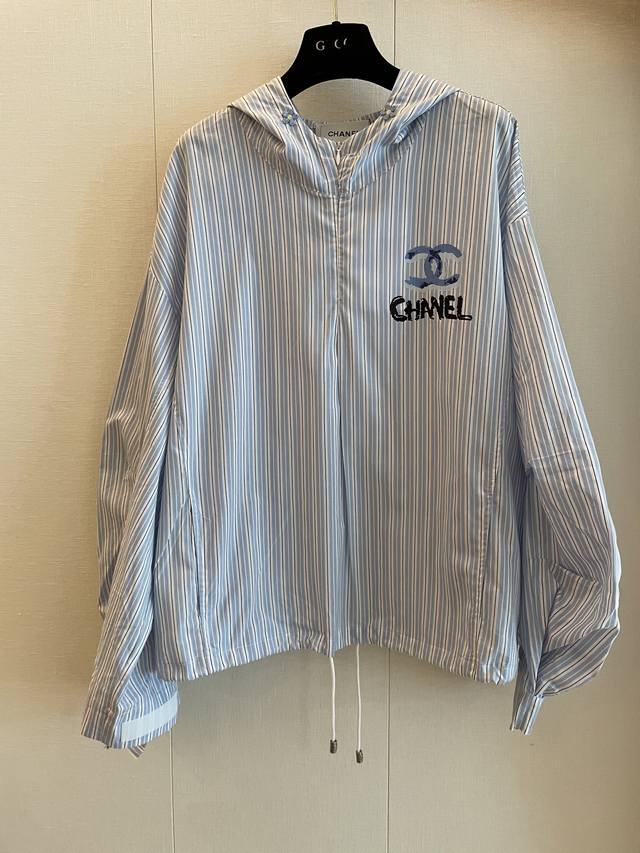 cc Vintage Blue And White Striped Hooded Jacket With Vibrant Contrasting Colo