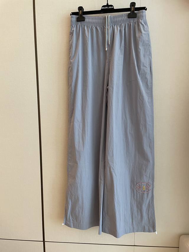 cc Chane New Straight-Leg Pants With Slit Hems. Zipper Slit Design Can Be Adj