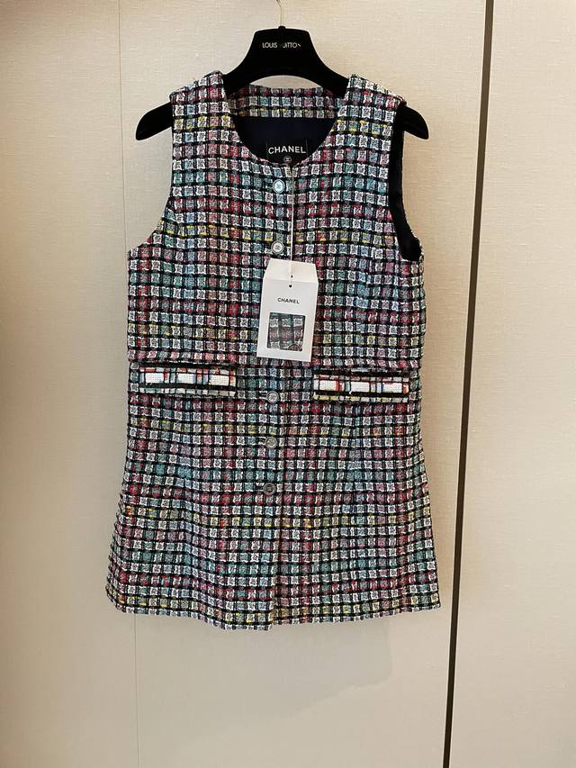 cc25 Early Spring Resort Series New Chanel Style Colorful Plaid Sleeveless Dr