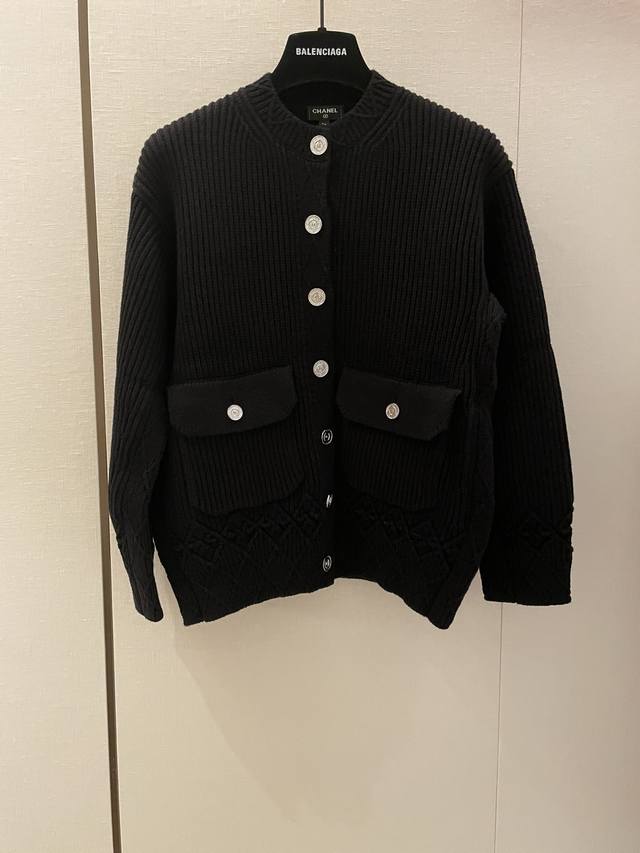cc25 New Cotton Yarn Cardigan The Whole Piece Is Relatively Thick And Full. T