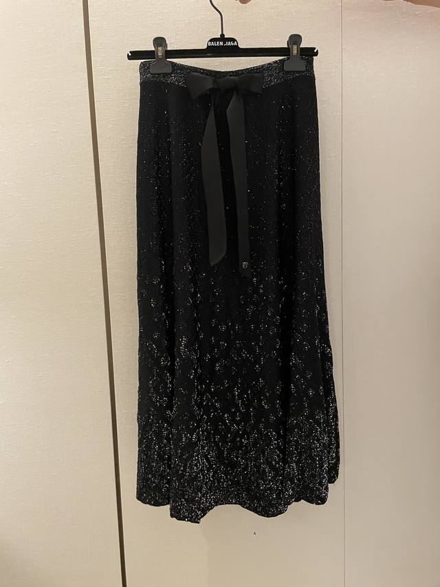 cc25Psequined Silk Skirt Is Custom Made. It Is Woven With Sequined Yarn And R