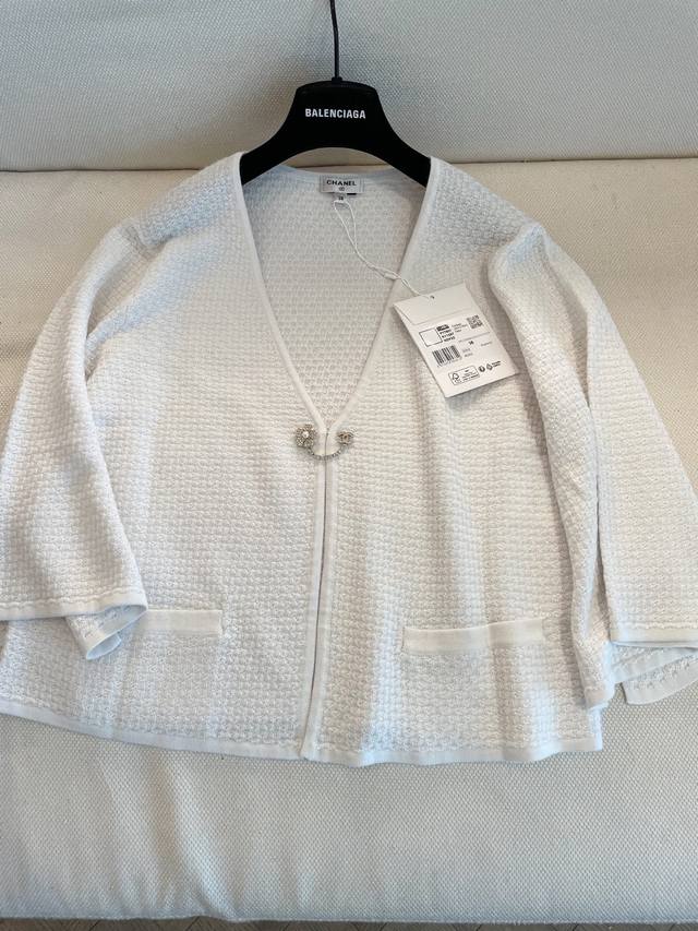cc25P New Style Cape Top Three-Quarter Sleeve Cardigan In Black And White Zp