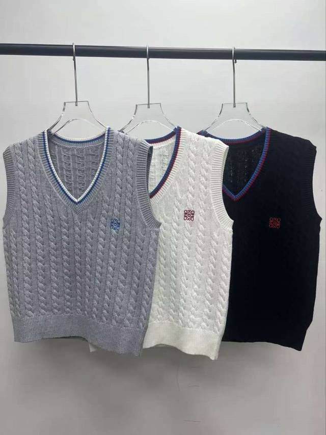 Summer Wear New Fashion Brand Knitted Vest Size Sml Spot P